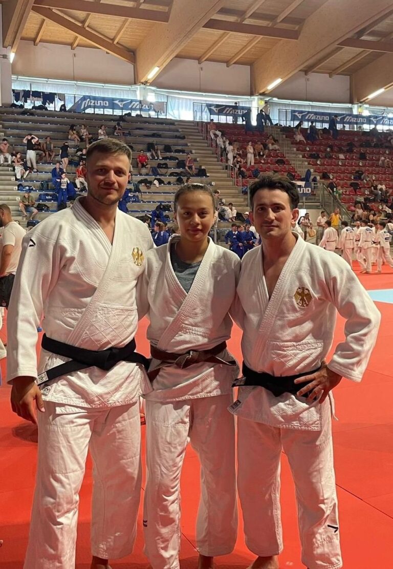 Antonia mit den Bundestrainern U18 Christopher Schwarzer (links) und Juan Cuneo (rechts)