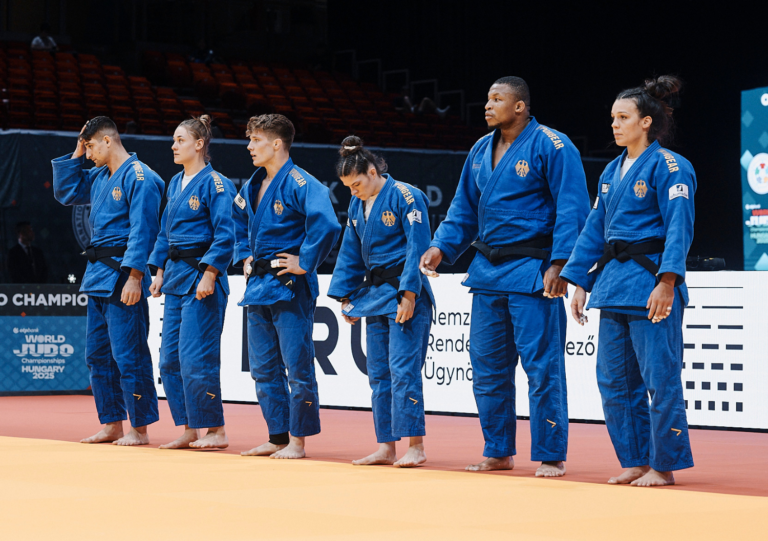 ENTDECKE DAS IPPONGEAR OSTER-SPECIAL